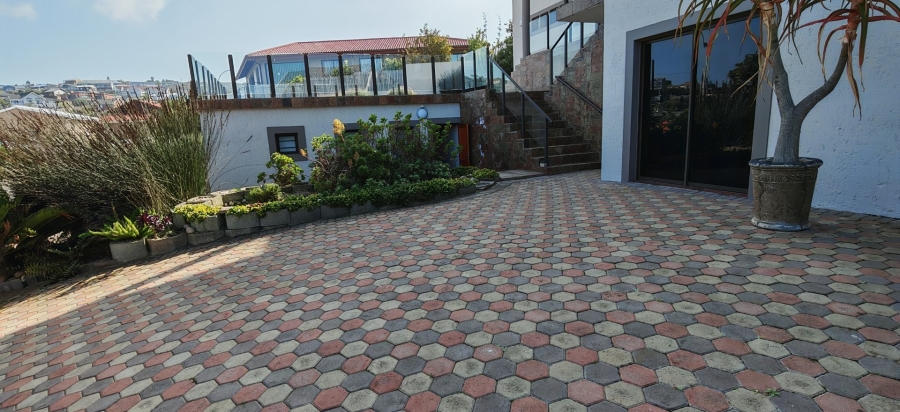 4 Bedroom Property for Sale in Dana Bay Western Cape